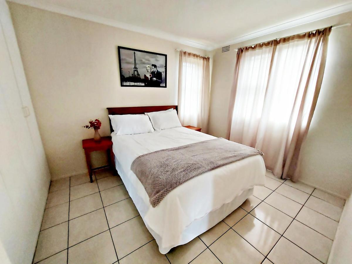 Broadway Self Catering Apartments Durbanville Exterior foto