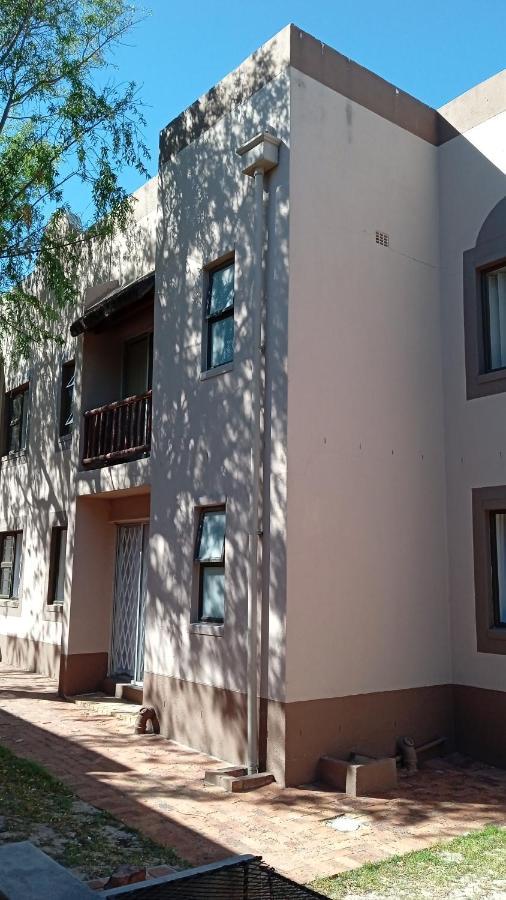 Broadway Self Catering Apartments Durbanville Exterior foto