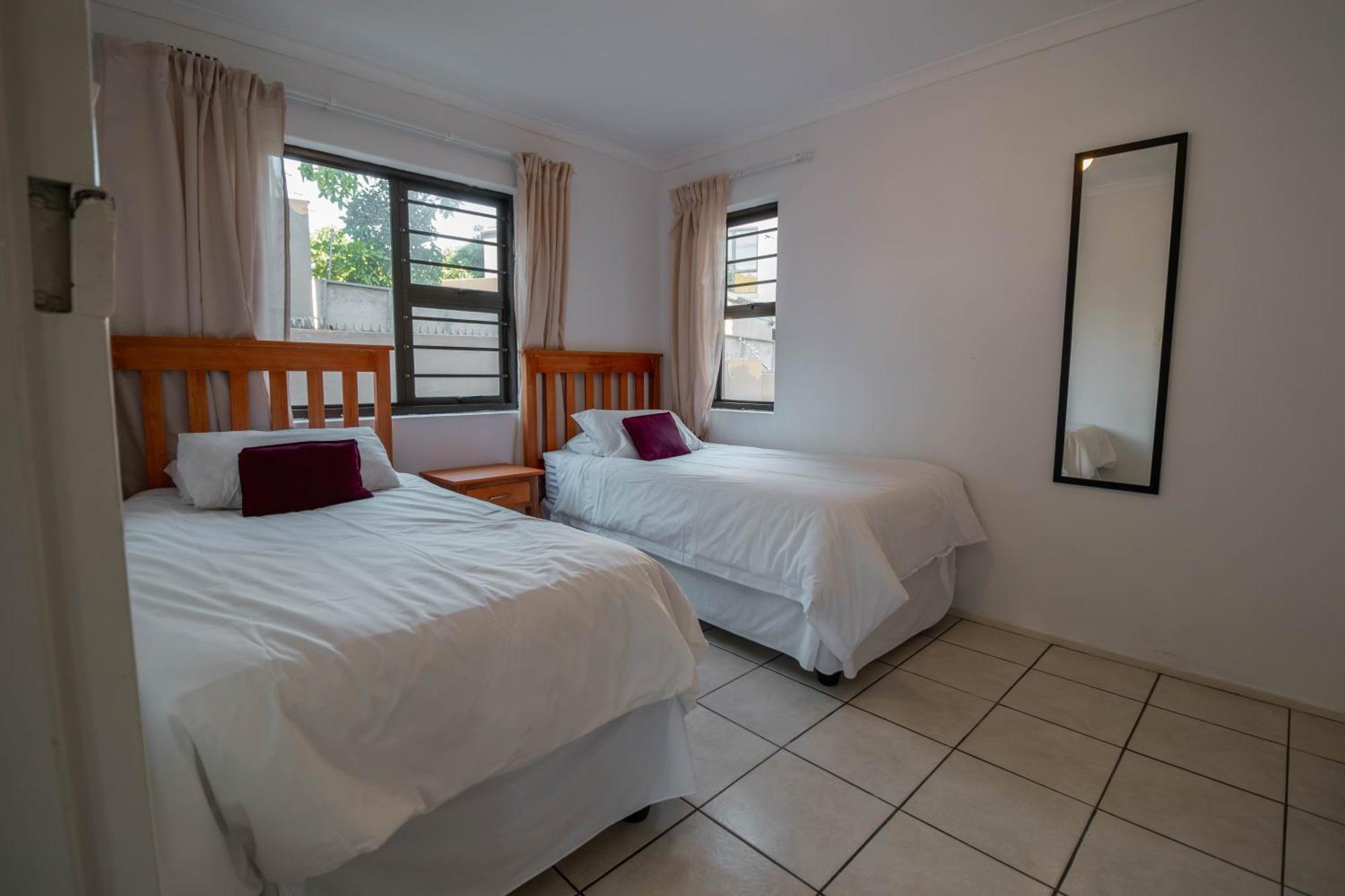 Broadway Self Catering Apartments Durbanville Exterior foto
