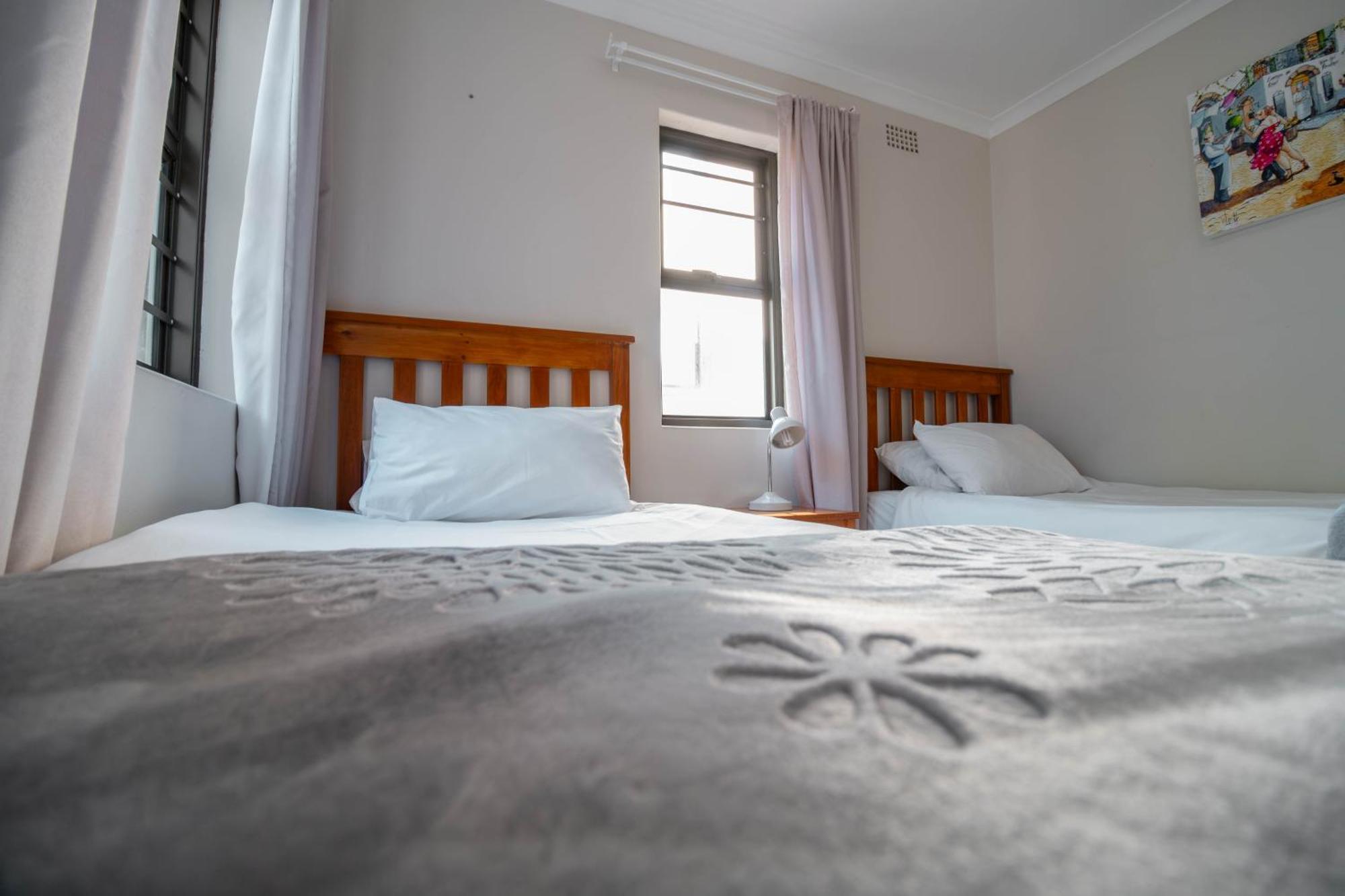 Broadway Self Catering Apartments Durbanville Exterior foto