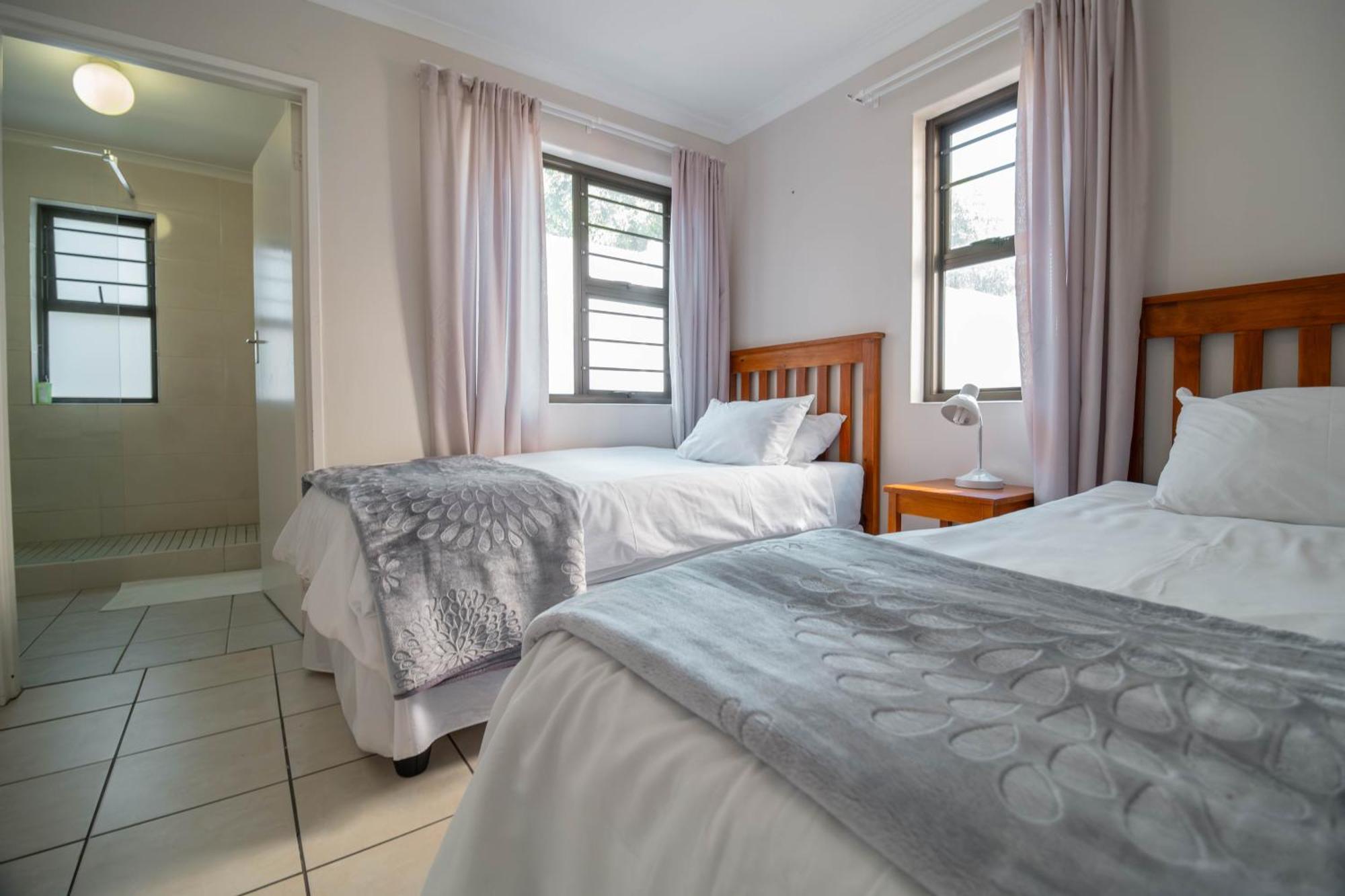 Broadway Self Catering Apartments Durbanville Exterior foto