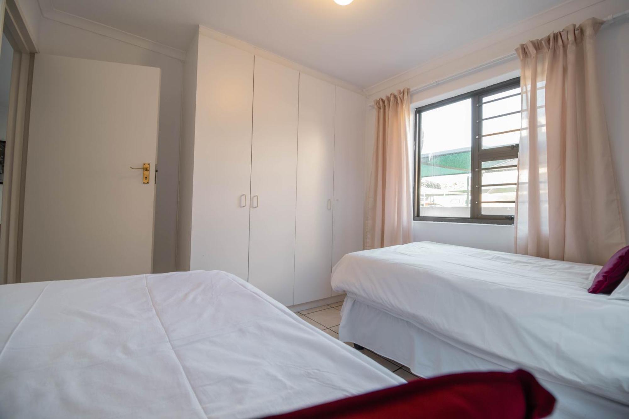 Broadway Self Catering Apartments Durbanville Exterior foto